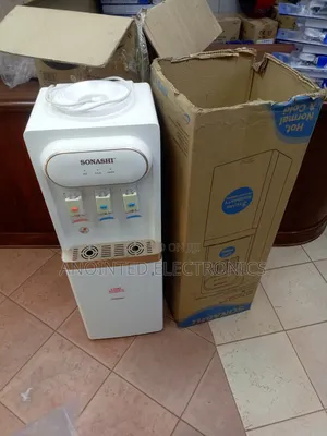 Water Dispenser Sonashi With a Compressuere