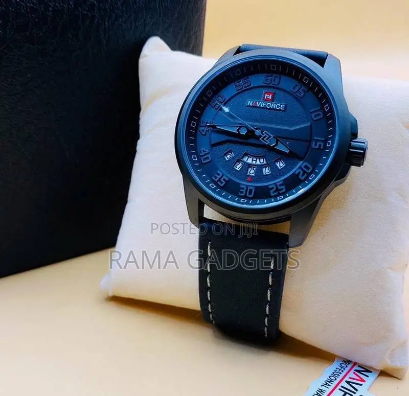 NAVIFORCE Men’S Gentle Watch