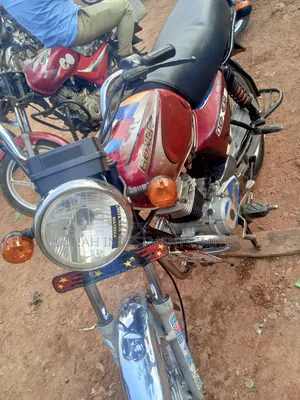 TVS HLX 125 2024 Red
