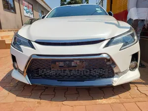 Photo - Toyota Mark X 2014 White