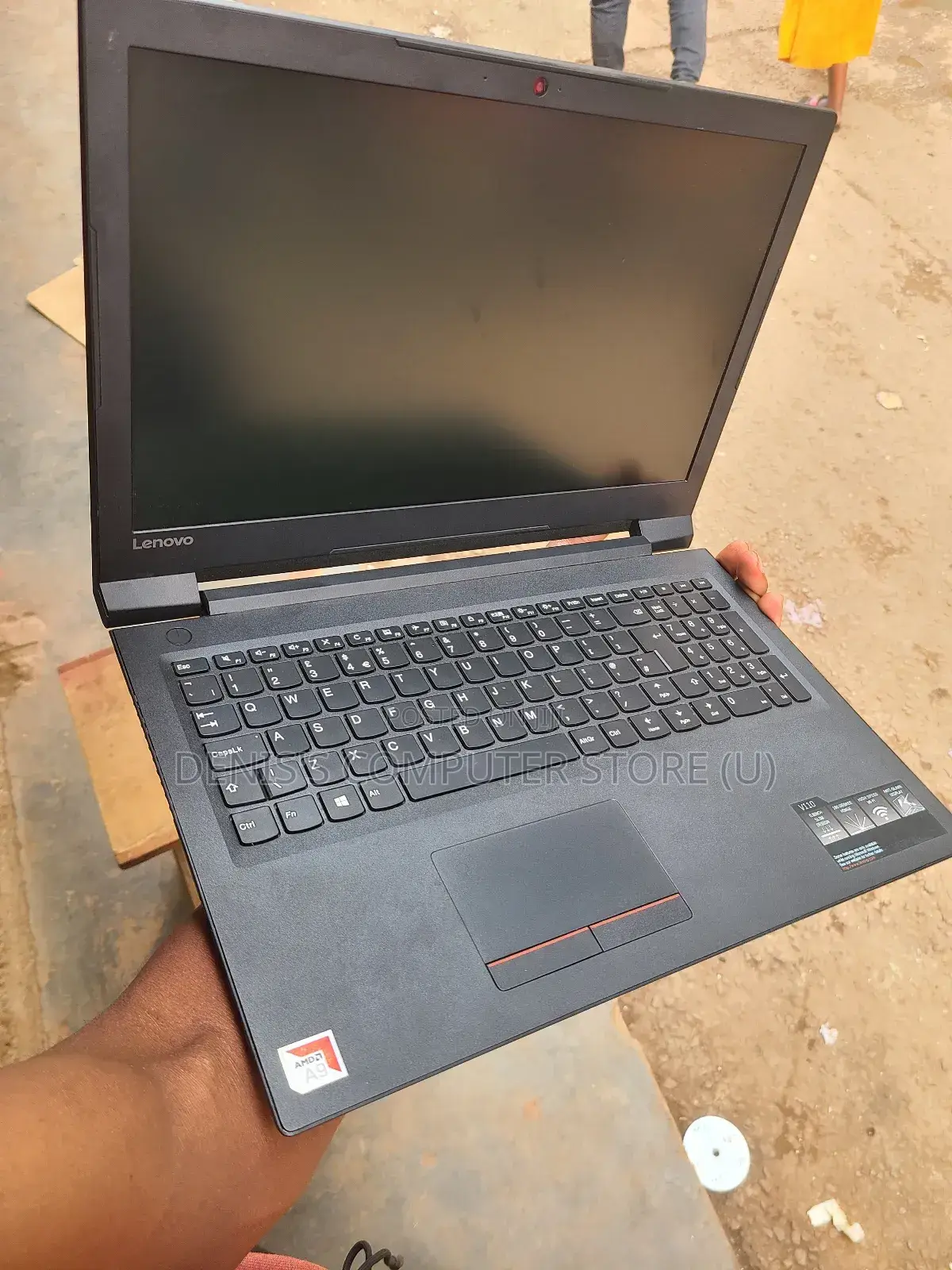 Laptop Lenovo V110 8GB AMD A10 HDD+SSD 500GB
