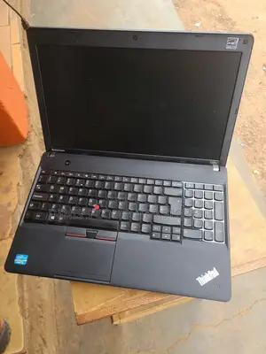 Laptop Lenovo ThinkPad Edge E530 4GB Intel Core I5 HDD+SSD 500GB