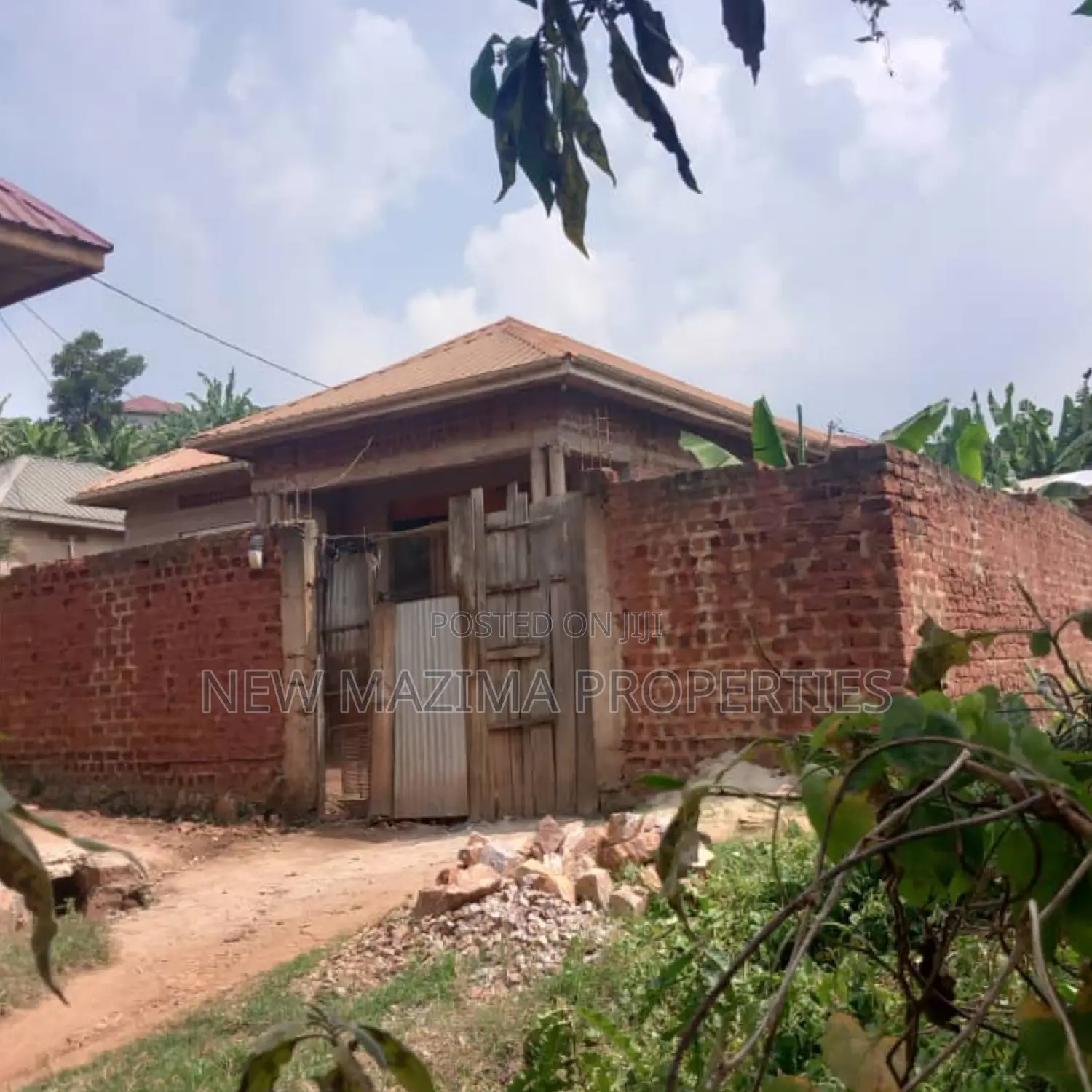 3bdrm Bungalow in After Munyonyo On, Division A for sale