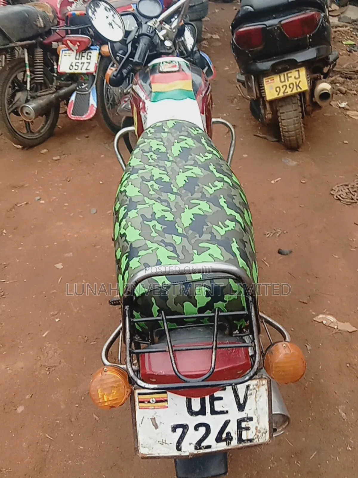 Bajaj Boxer 100 2024 Red