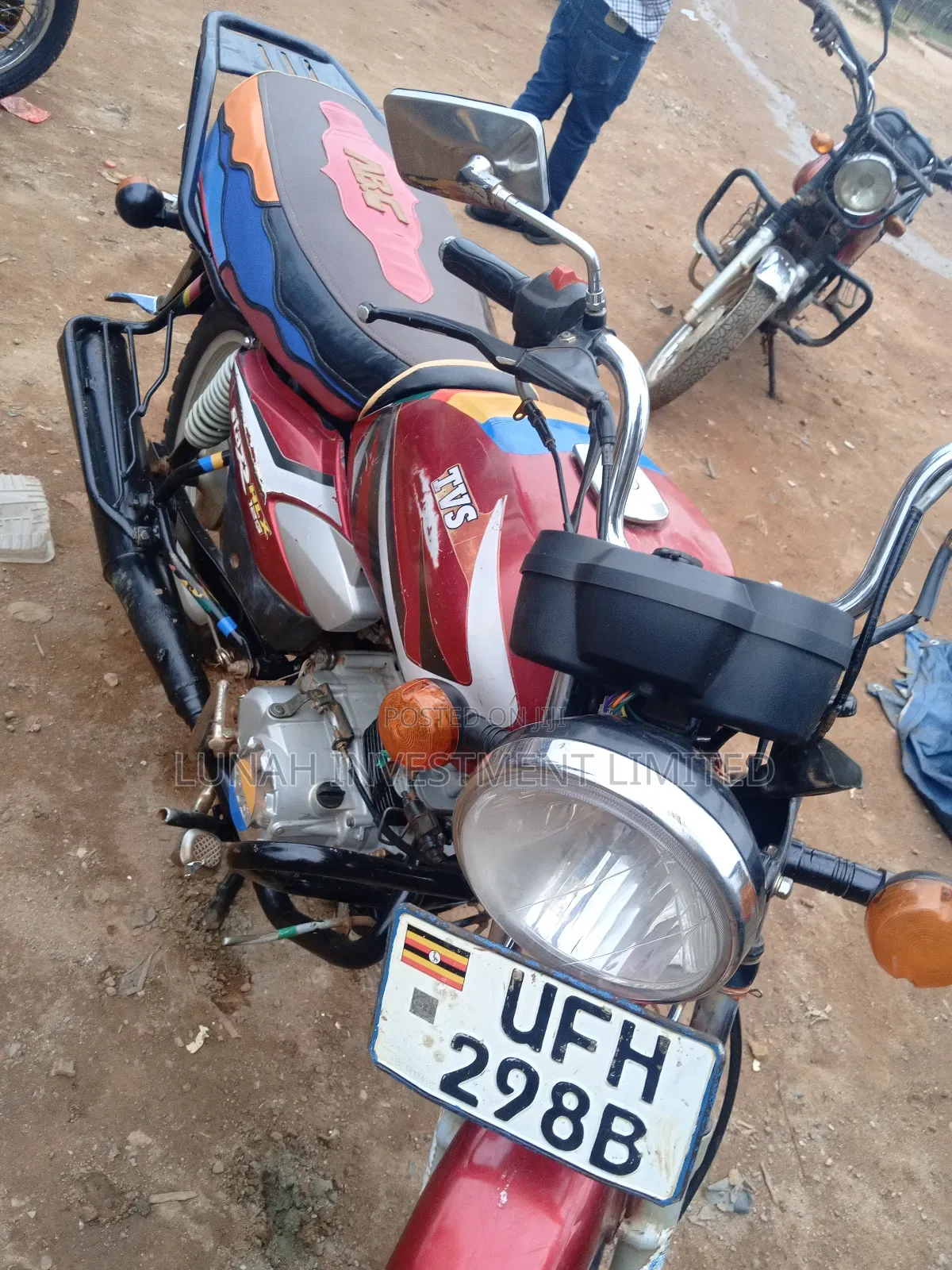 TVS HLX 125 2023 Red