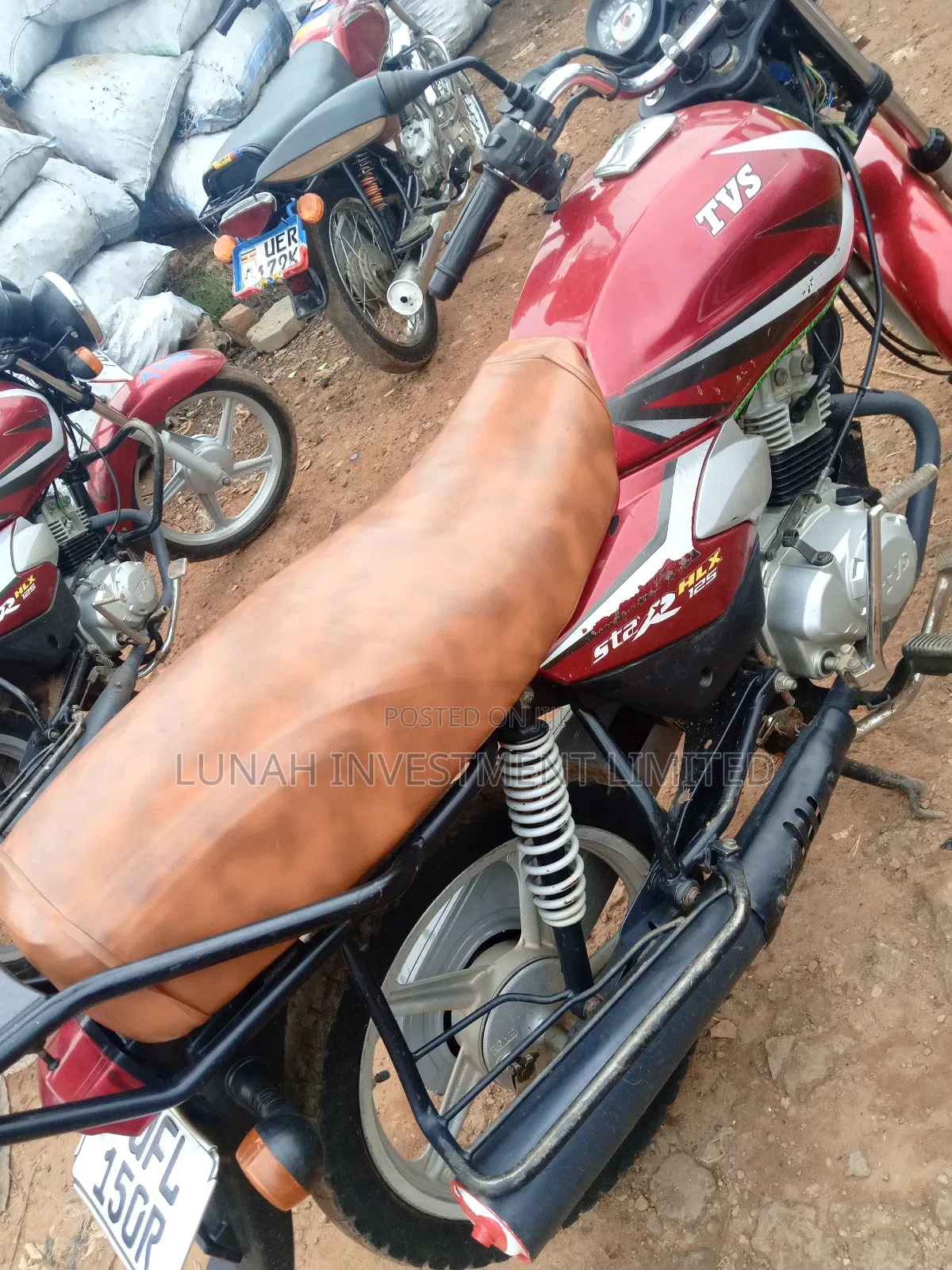 TVS HLX 125 2023 Red