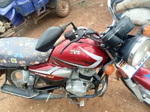 TVS HLX 125 2023 Red