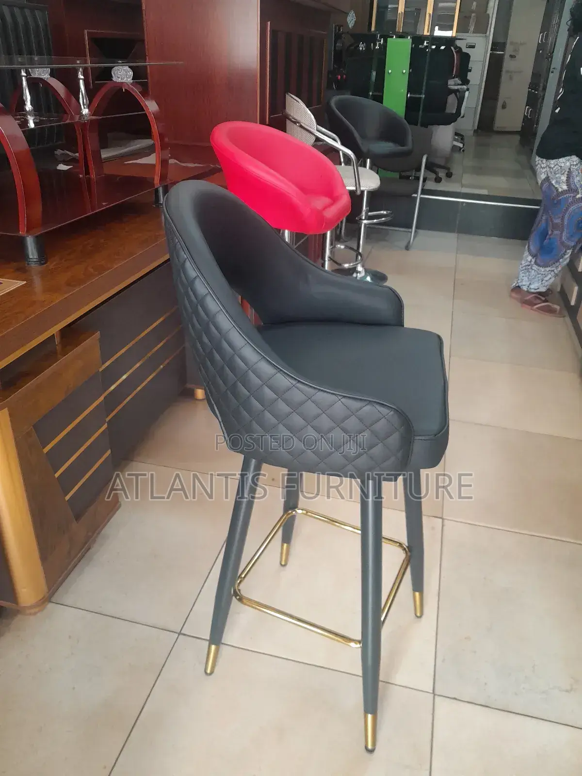 Rotating Stool Black