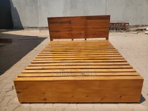 Box Pallet Bed With Under Drawer