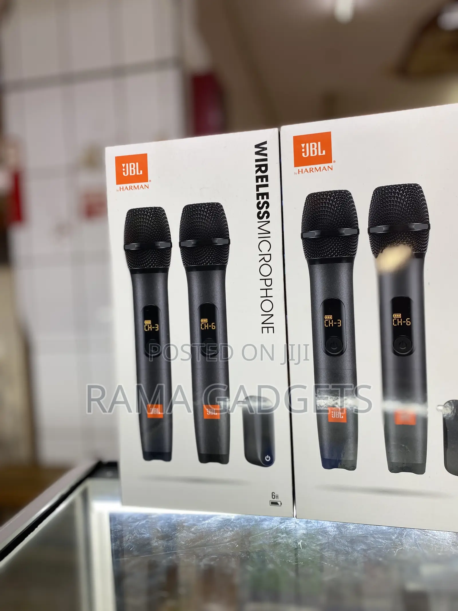 JBL: Wireless Microphone System