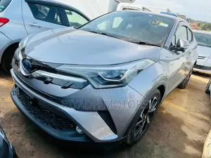 Photo - Toyota C-HR 2018 Silver