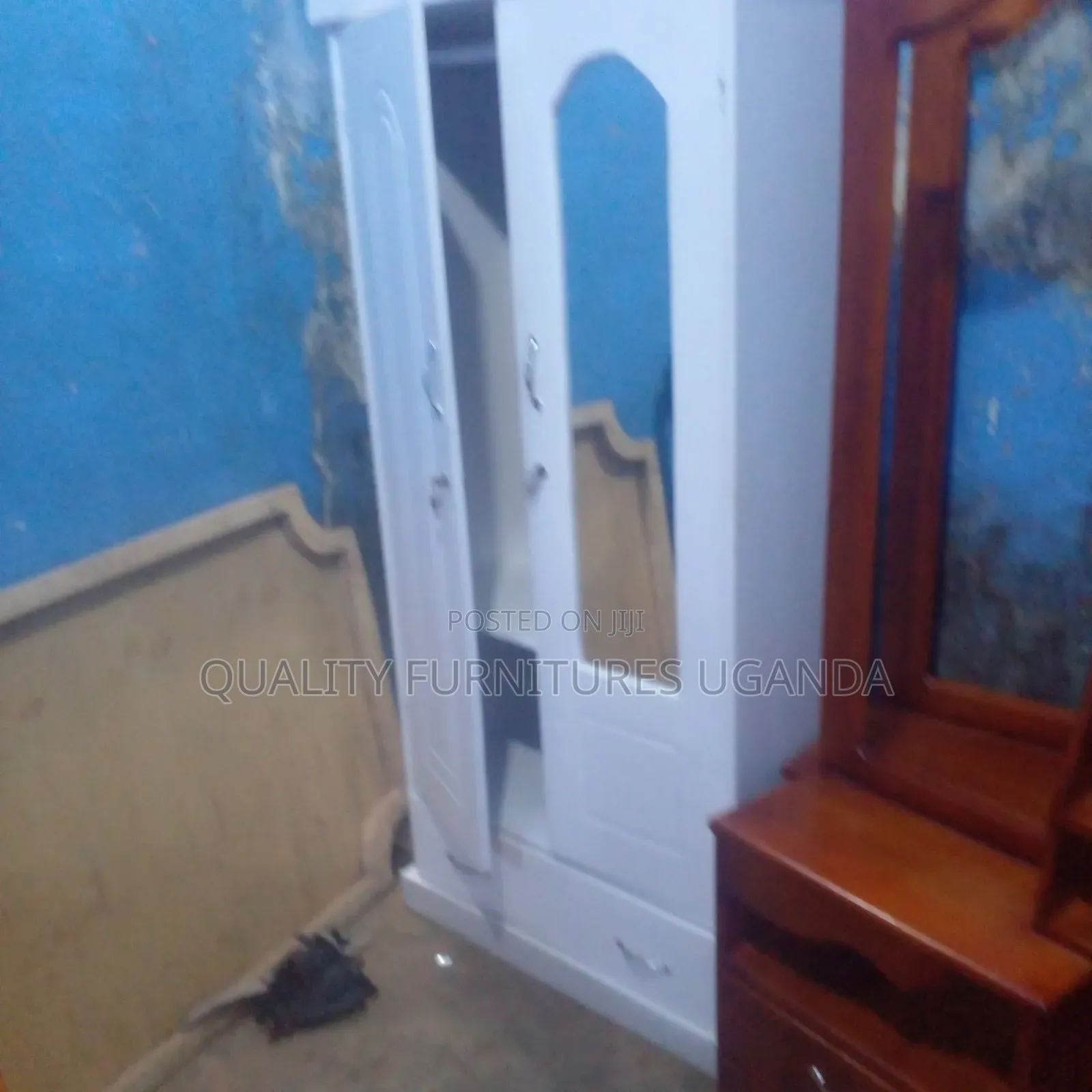 Wodrobe Available in White Colour