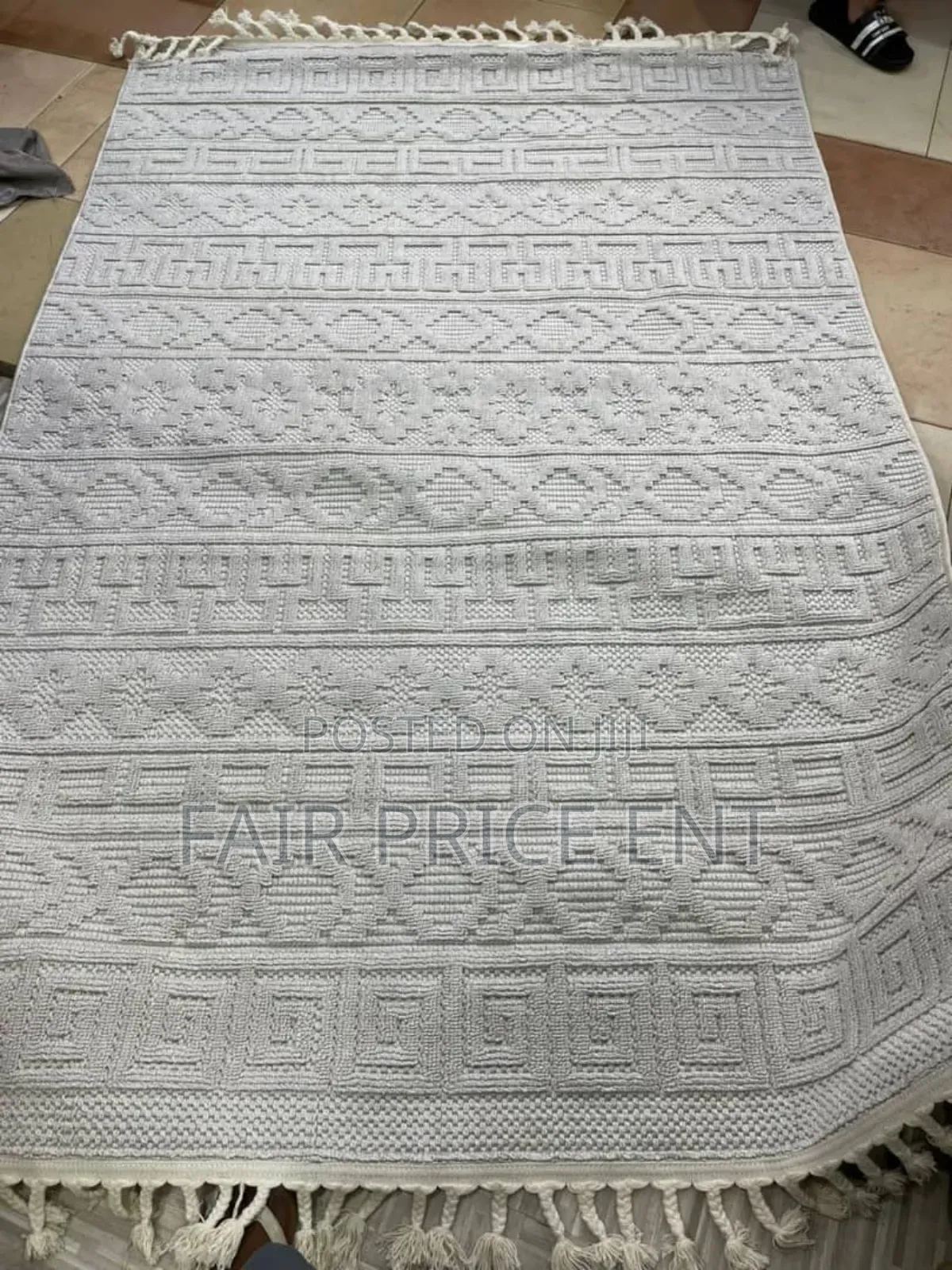 Original Centre Carpet . 2x3metres.( Gray)
