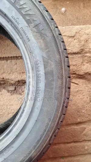 235/65r17 H/T Bearway