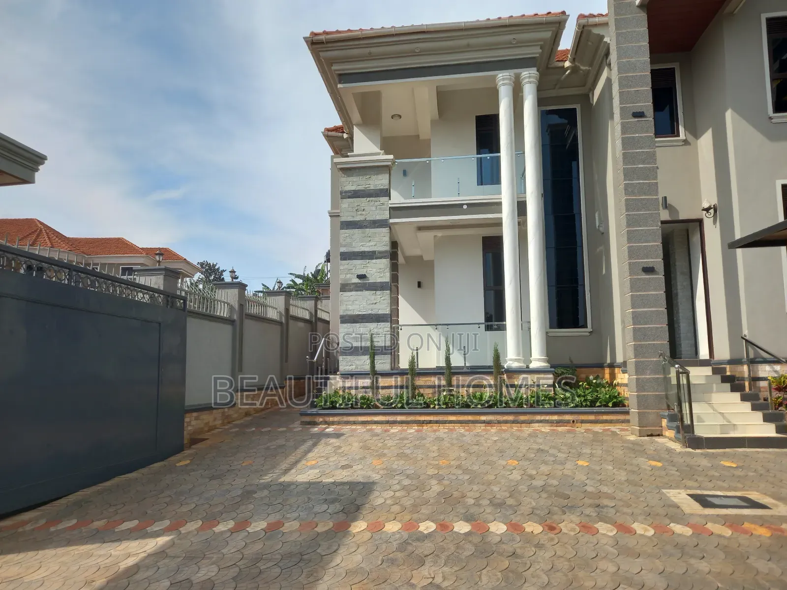 Furnished 6bdrm Mansion in Kira, Central Division for sale