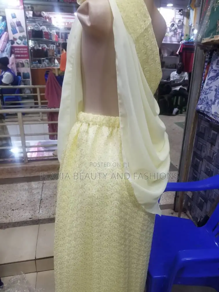 Elegant Cream Mushanana