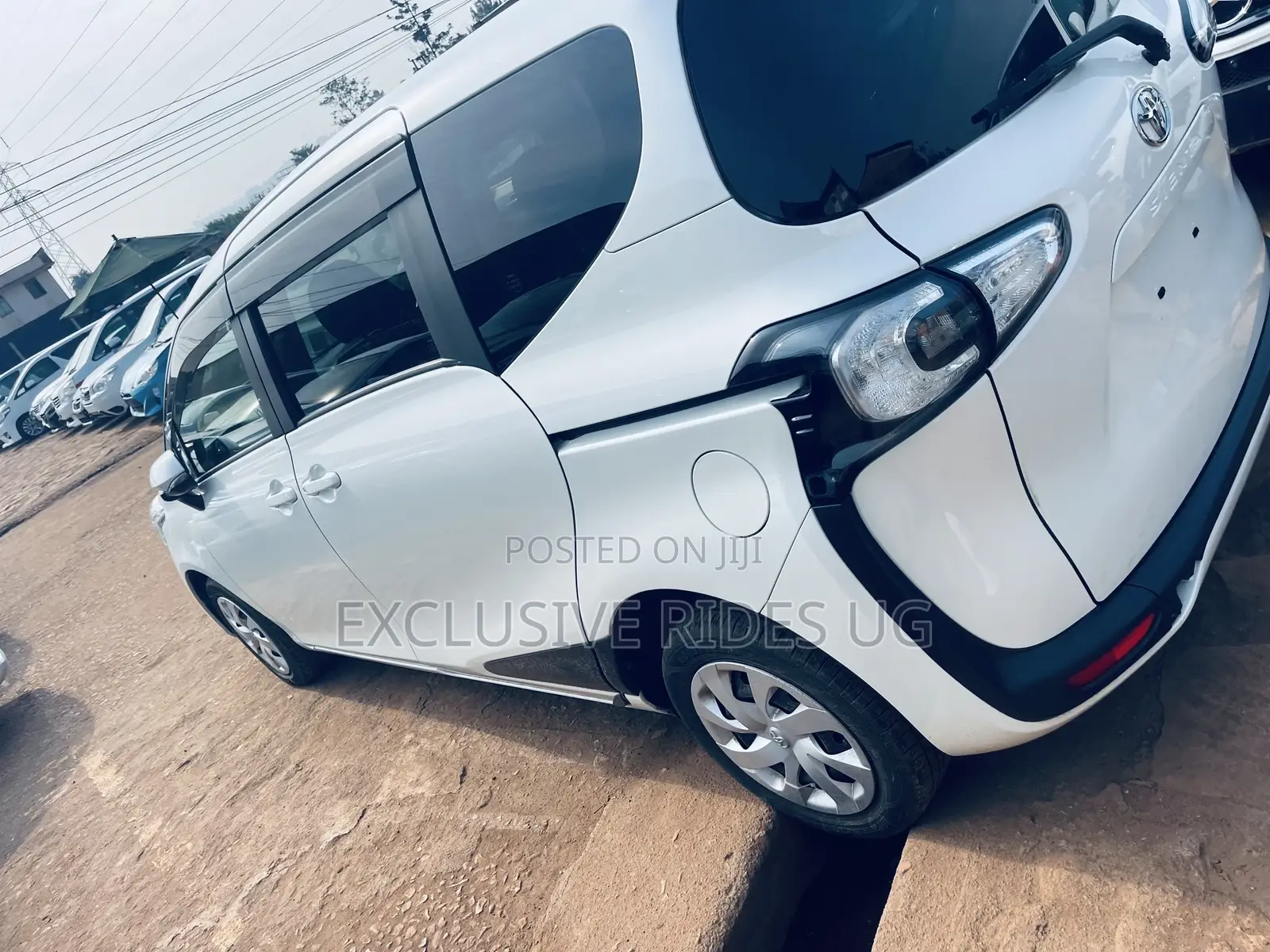 Toyota Sienta 2016 White