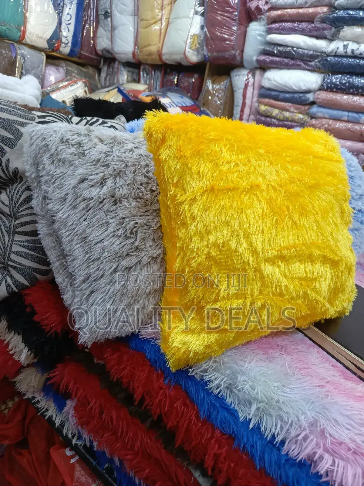 Decorative Sofa Cushions/ Pillows