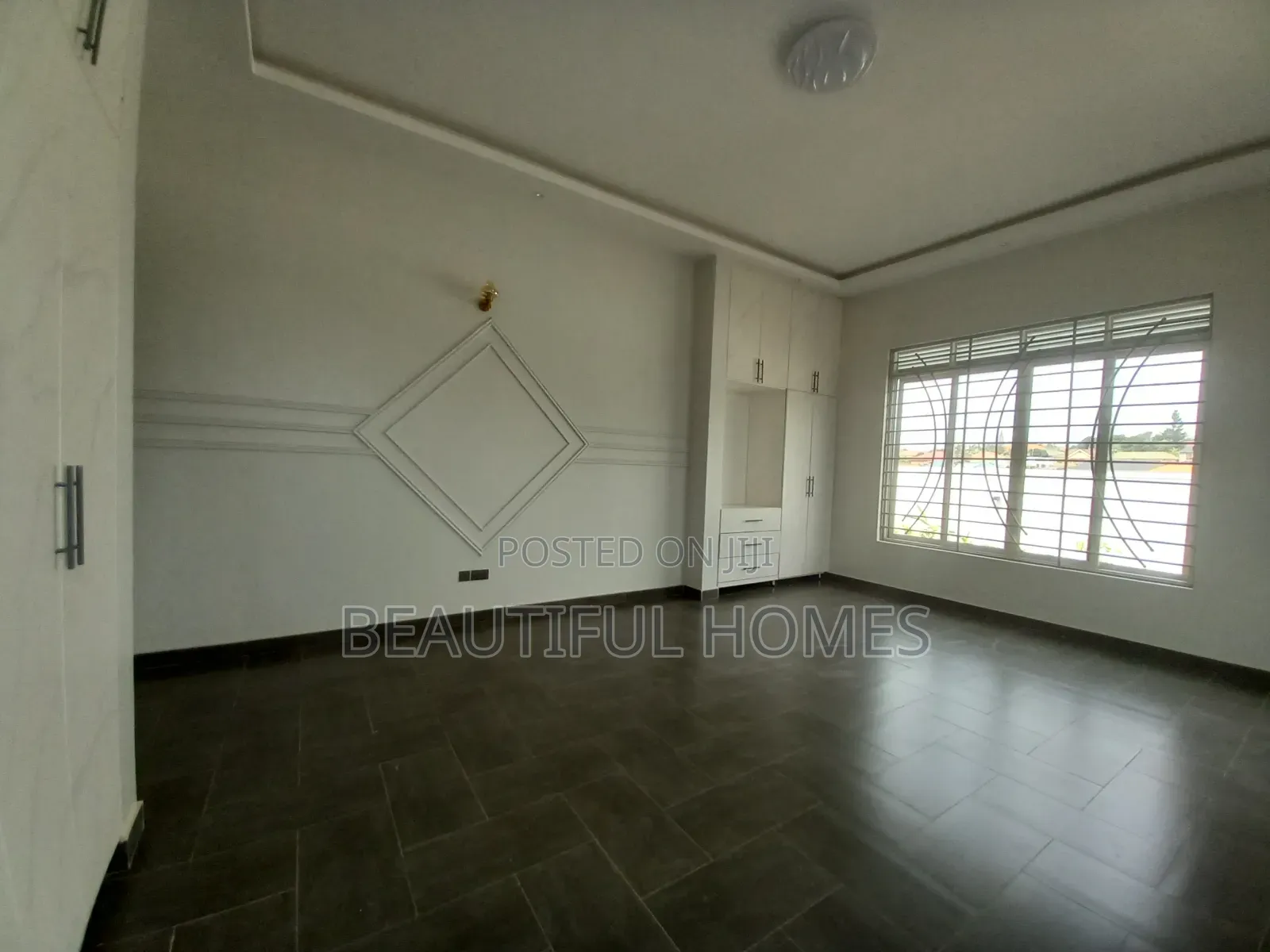 Furnished 4bdrm Bungalow in Kira for sale
