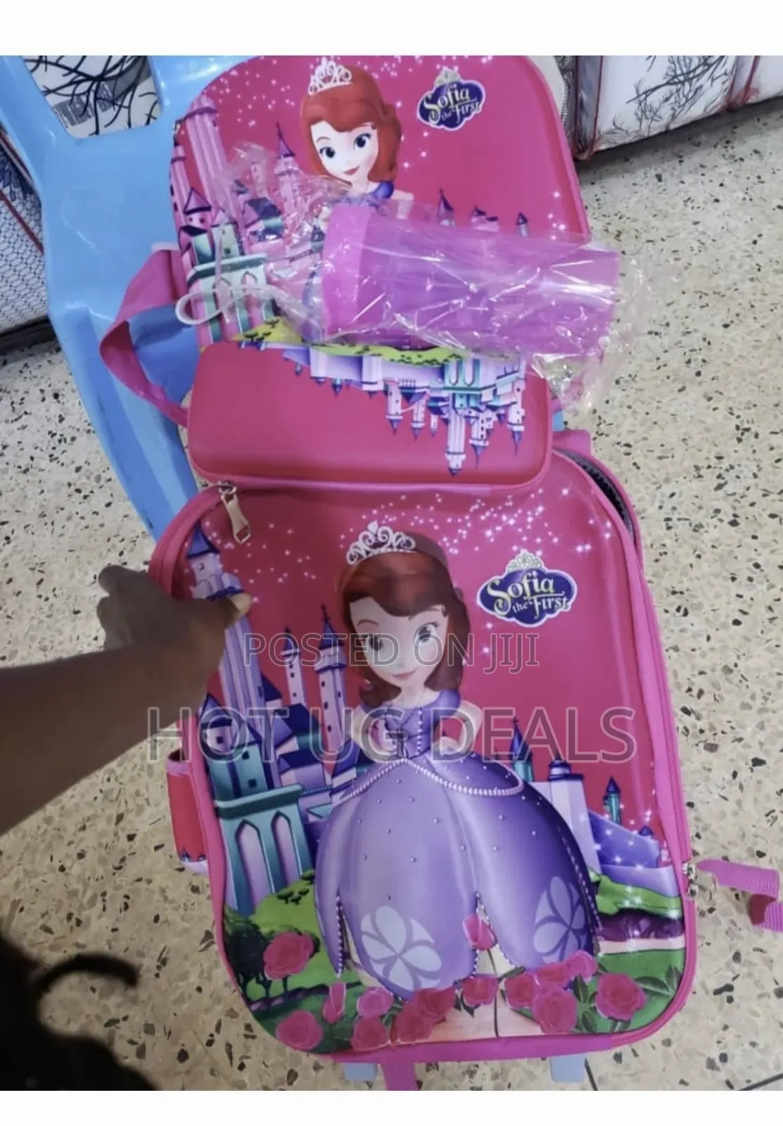 4 in 1 Backpack Bag With Wheels
- Prince Sofia