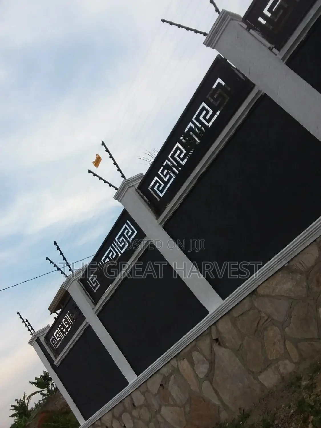 Electric Fence With Alarm System