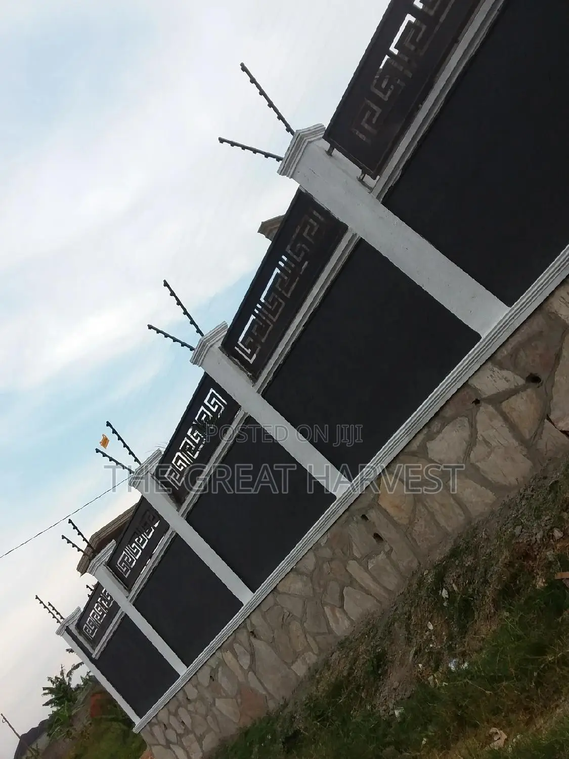 Electric Fence With Alarm System