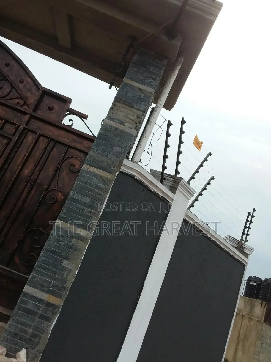 Electric Fence With Alarm System
