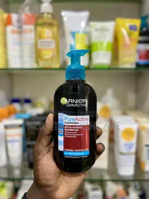 Garnier Pure Active Charcoal Anti Blackhead Cleansing Gel