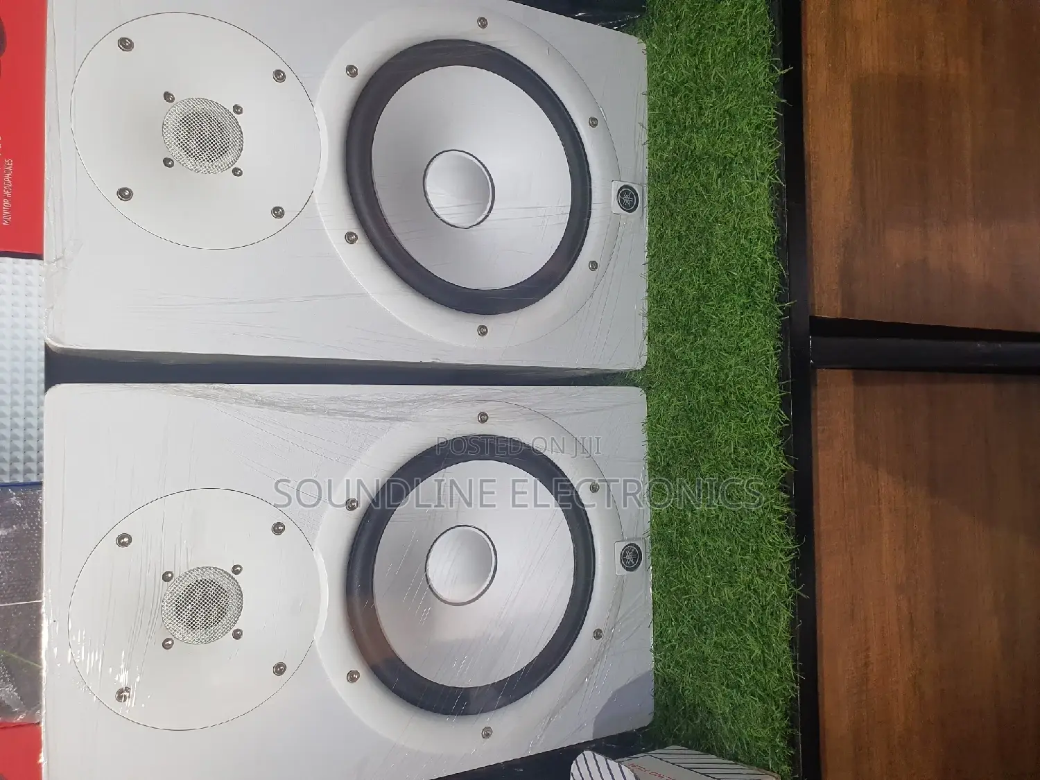 Yamaha Hs8 Studio Monitors