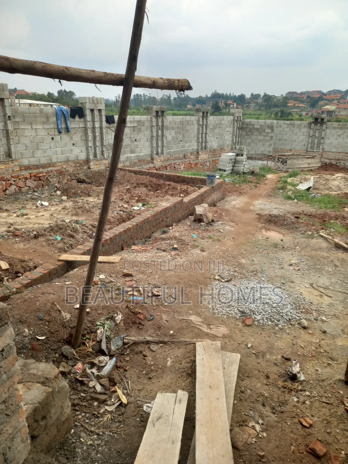 Furnished 4bdrm Bungalow in Kira for sale