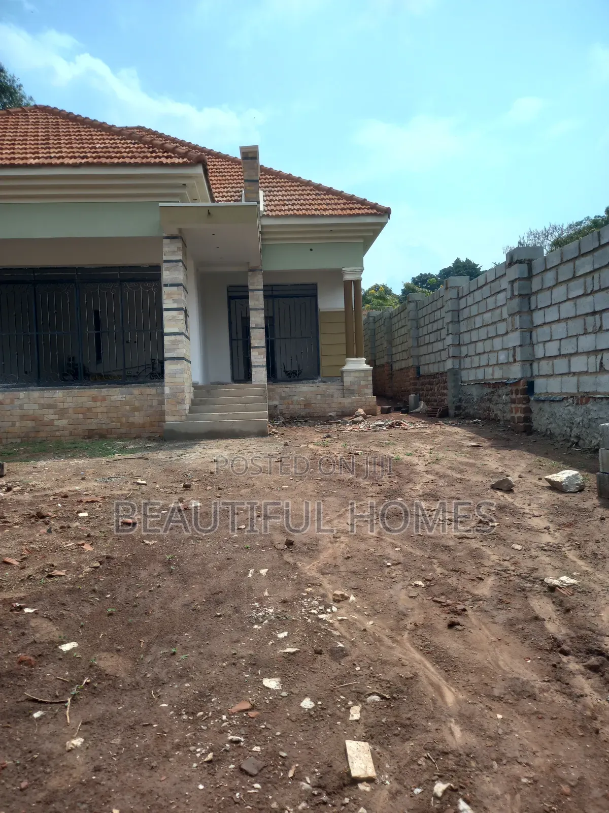 Furnished 4bdrm Bungalow in Kira Mulawa for sale