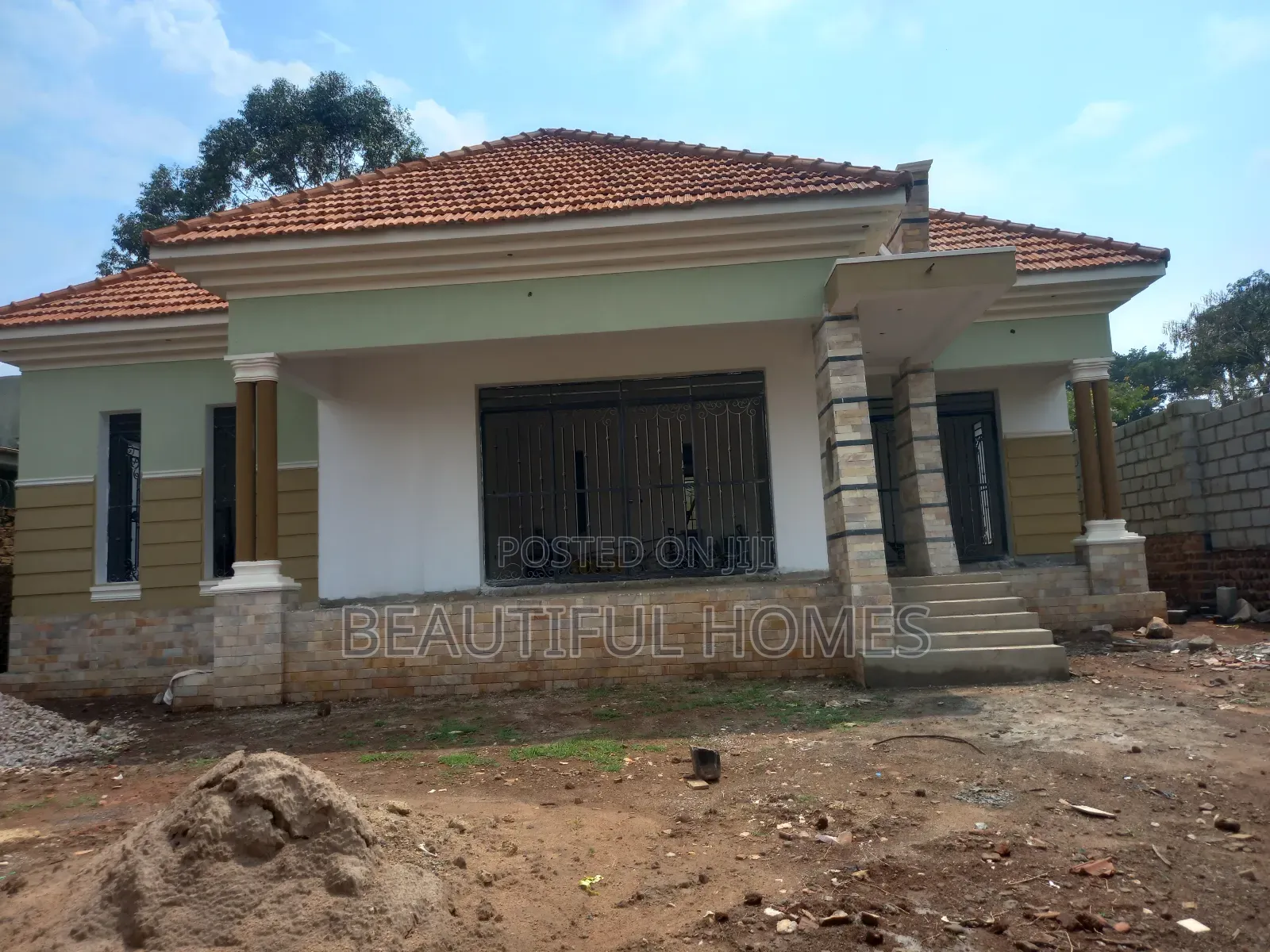 Furnished 4bdrm Bungalow in Kira Mulawa for sale