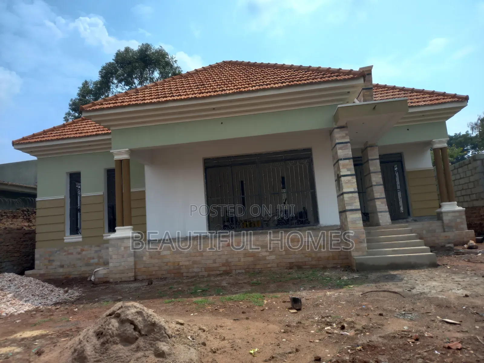 Furnished 4bdrm Bungalow in Kira Mulawa for sale