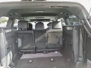 Toyota Land Cruiser 4.6 V8 ZX 2019 White