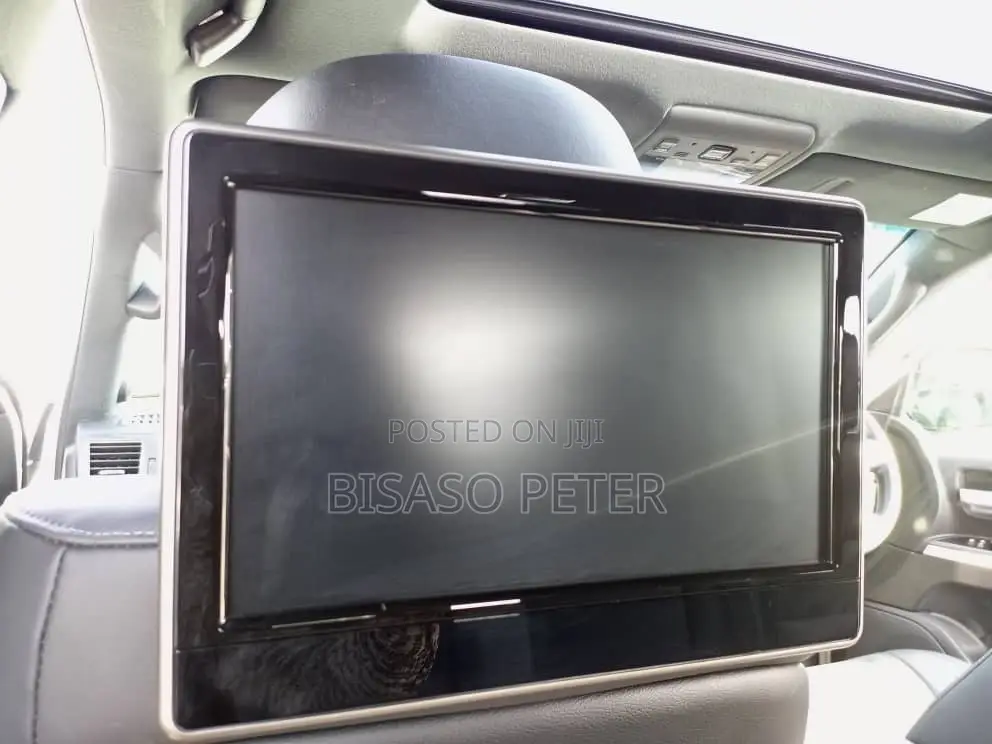 Toyota Land Cruiser 4.6 V8 ZX 2019 White