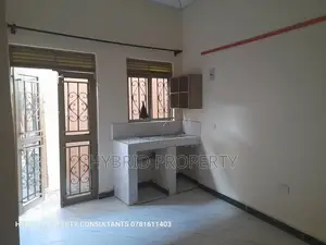 8bdrm Apartment in Kasubi Town Along, Rubaga for sale