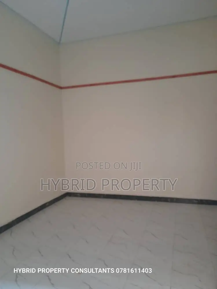 8bdrm Apartment in Kasubi Town Along, Rubaga for sale