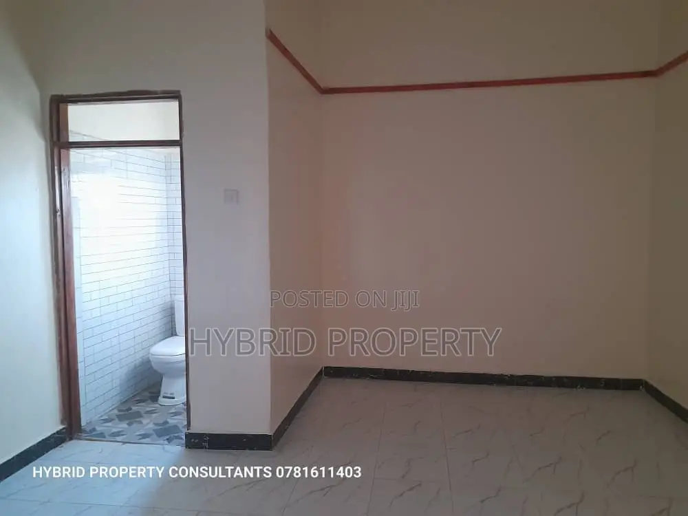 8bdrm Apartment in Kasubi Town Along, Rubaga for sale