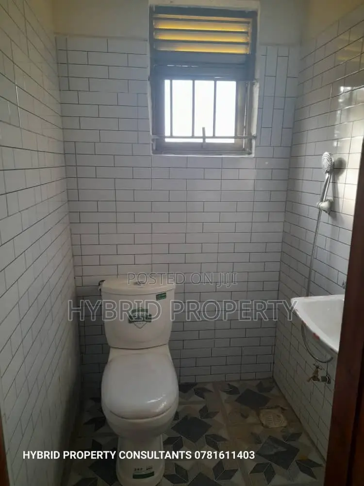 8bdrm Apartment in Kasubi Town Along, Rubaga for sale