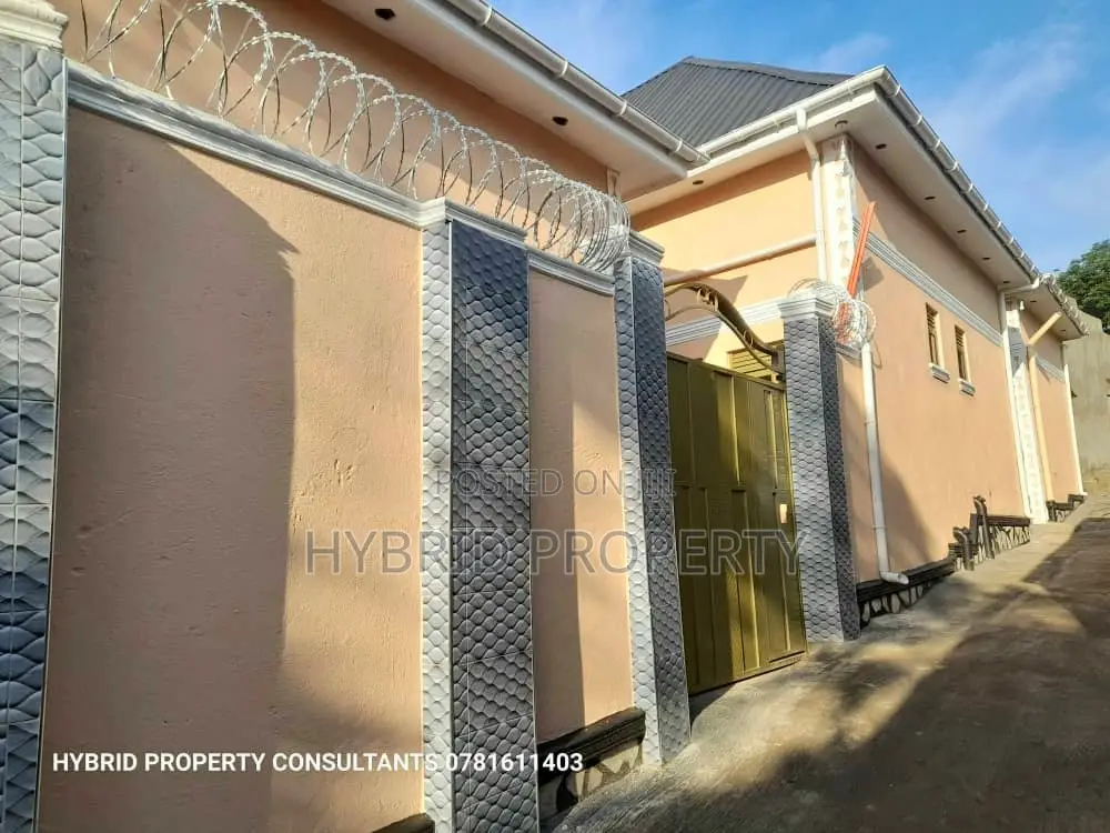 8bdrm Apartment in Kasubi Town Along, Rubaga for sale