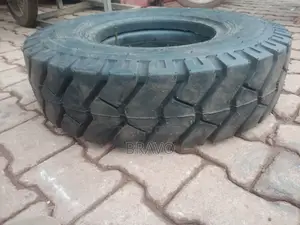 8.25-15 Armour Tube Tyre for Forklift.