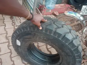8.25-15 Armour Tube Tyre for Forklift.