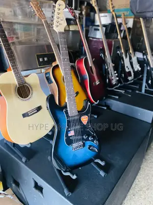 Photo - Solo Electric Guitars