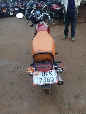 Bajaj Boxer 100 2023 Red