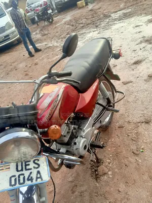 Bajaj Boxer 2022 Red