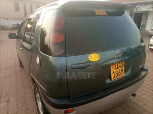 Toyota Raum 1.5 AWD 1999 Green