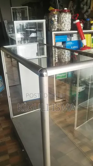 Showcase and Display