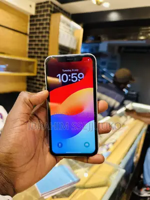 Apple iPhone XR 64 GB White
