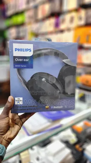 Phillips Over Ear 8000 Series