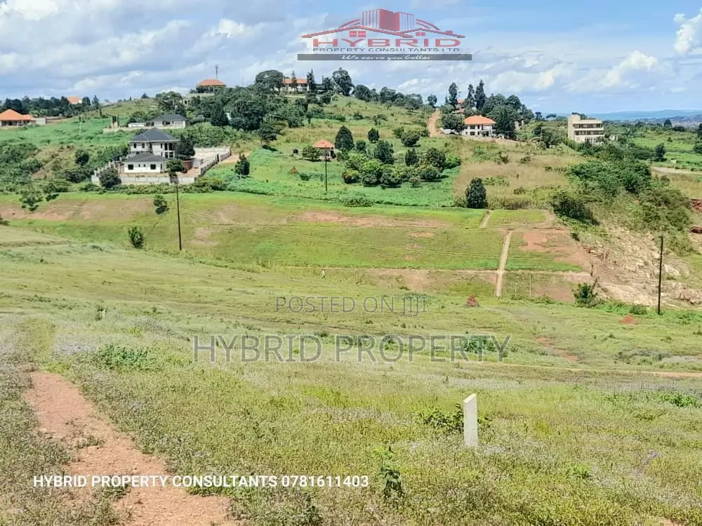 Prime Plots for Sale at Ssisa~Entebbe Express Highway Estate